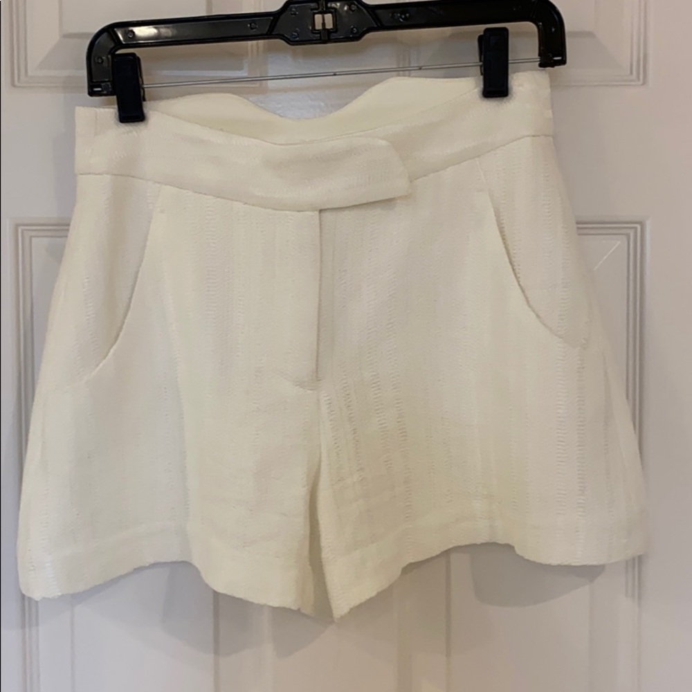 Veronica Beard Textured White Short w Zip Detail